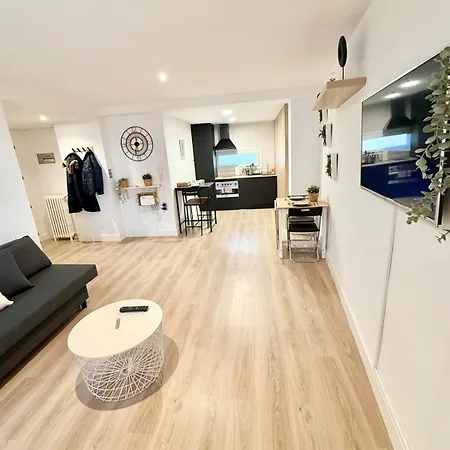 Vive Xii Apartment *